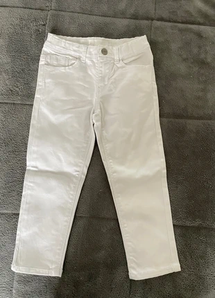 Jean blanc , marke: Kiabi, zustand: Sehr gut, größe: 6 Jahre / 116, 4,00 €, 4,90 € inklusive Vinted-Käuferschutz