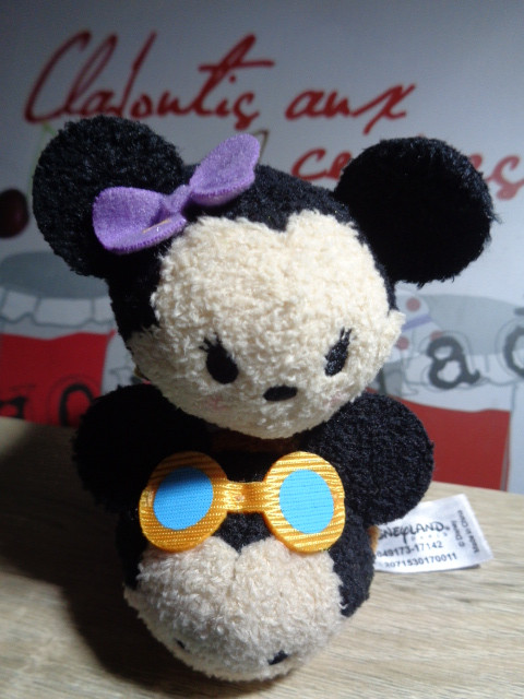 Peluche MINNIE 30 ANS DisneyLand Paris