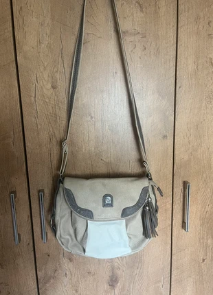 Beige Laurencec Ceossbody Bag, marque: Laurence.C, état: Bon état, 10,00 €, 11,20 € Protection acheteurs incluse