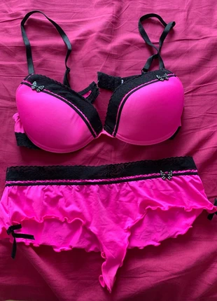 Soutien-gorge , marke: CENSORED, zustand: Gut, größe: 80B, 6,00 €, 7,00 € inklusive Vinted-Käuferschutz