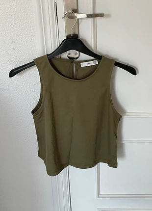 Top verde, brand: Mango, condizioni: Ottime, taglia: XXS / IT 36 / EU 32, €2.50, €3.33 include la Protezione acquisti