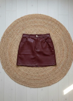 Jupe courte bordeaux en simili cuir, marca: Firferie, estado: Muito bom, tamanho: S / 36 / 8, €29.90, €32.10 inclui Proteção do Comprador