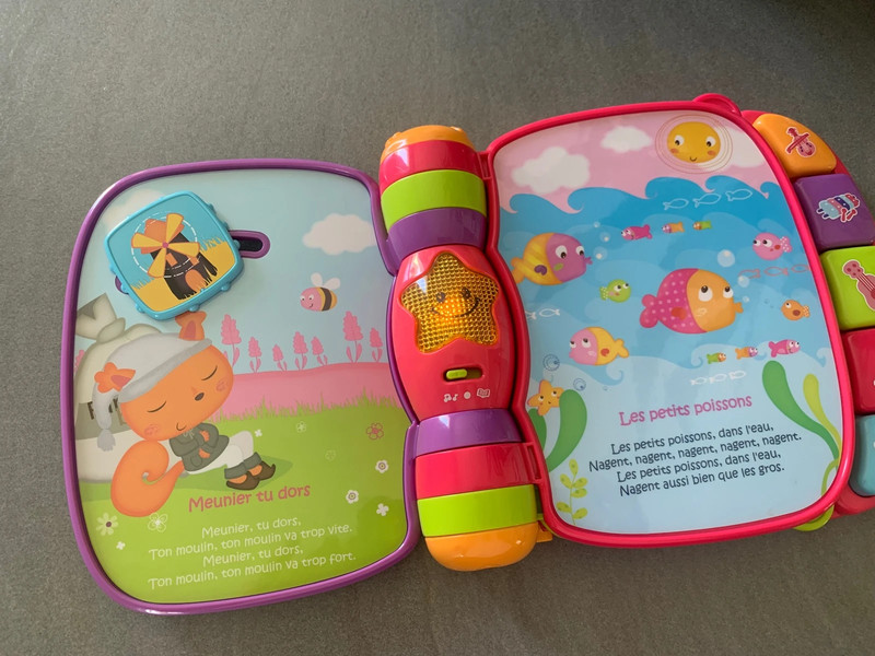 VTECH Livre interactif - Do, Ré, Mi enchanté rose 