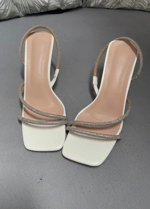 Talons carré ouvert blanc effet croco paillettes taille 39, état: Neuf sans étiquette, taille: 39, 13,00 €, 14,35 € Protection acheteurs incluse