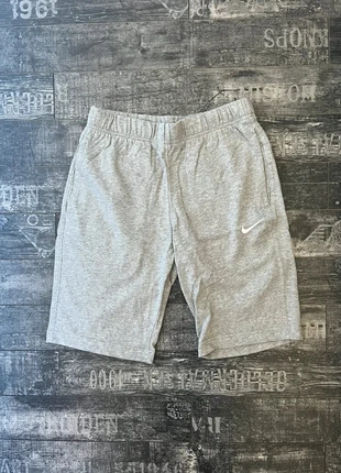 🐺 Short Nike Gris / Logo Blanc Brodé 🐺, merk: Nike, staat: Heel goed, maat: S, € 24,90, € 26,85 inclusief Kopersbescherming Pro