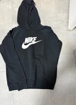 Sweat Nike, brand: Nike, condizioni: Nuovo senza cartellino, taglia: S / IT 40 / EU 36, €12.00, €13.30 include la Protezione acquisti