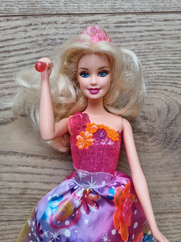 Poupée Barbie Princesse magique Alexa