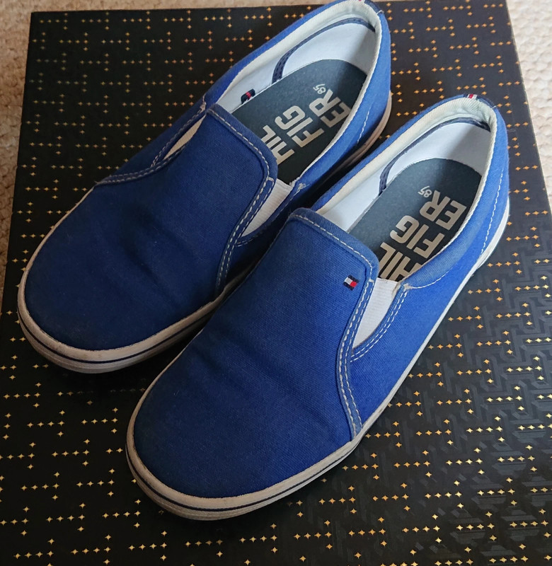 Slip on store shoes tommy hilfiger