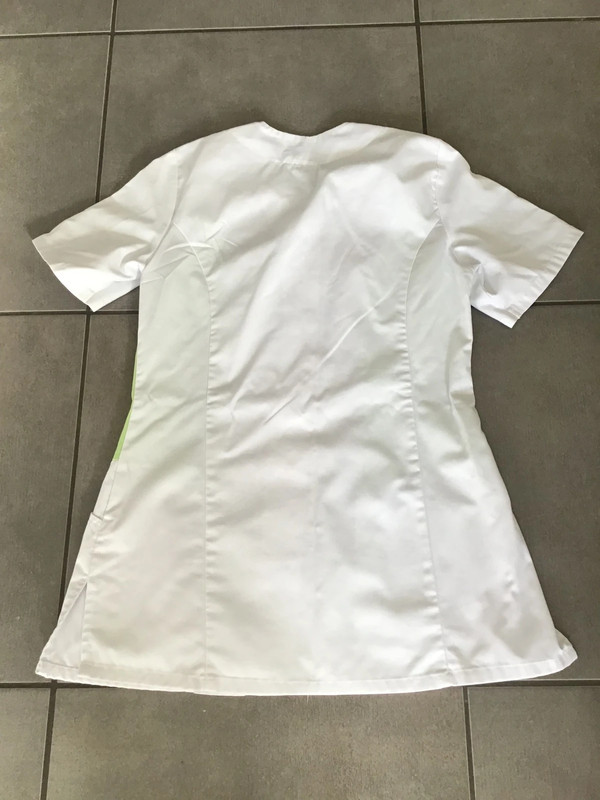 Blouse cintrée blanche et verte Leiber 2