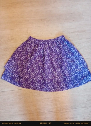 Jupe d'été violet à fleurs blanche Kiabi Taille S, marke: Kiabi, zustand: Neu, größe: S / 36 / 8, 2,00 €, 2,80 € inklusive Vinted-Käuferschutz