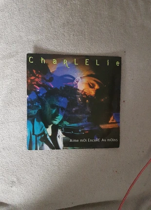 45 tours Charlélie Couture aime moi encore au moins , staat: Heel goed, maat: Universeel, € 3,00, € 3,85 inclusief Kopersbescherming Pro