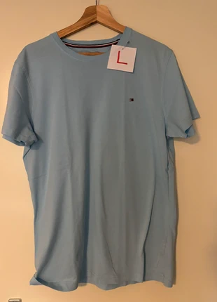 Tommy Hilfiger tshirt maat L, merk: Tommy Hilfiger, staat: Goed, maat: L, € 4,00, € 4,90 inclusief Kopersbescherming