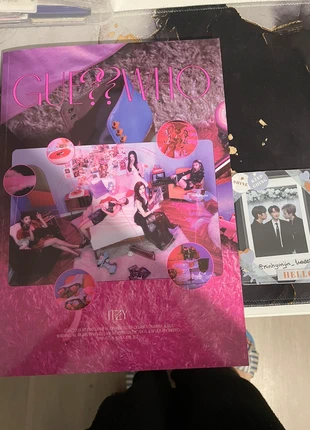 Itzy album, condizioni: Ottime, €5.00, €5.95 include la Protezione acquisti