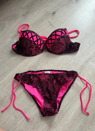 Maillot de bain neuf taille 40, condizioni: Nuovo senza cartellino, taglia: L / IT 44 / EU 40, €10.00, €11.20 include la Protezione acquisti