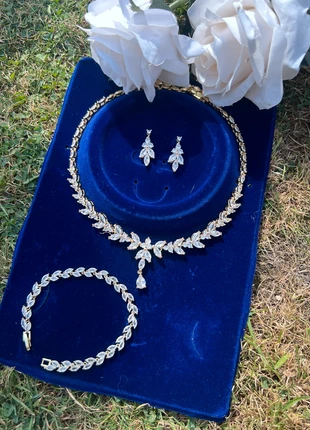 Jewellery set, brand: NO LABEL, condition: New without tags, £30.00, £32.20 includes Buyer Protection Pro