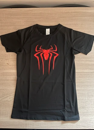 T-shirt de compression Spider-Man Blanck/Red taille M, brand: y2k, condizioni: Nuovo con cartellino, taglia: M, €12.00, €13.30 include la Protezione acquisti