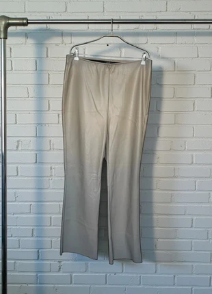 NWT Yest Broek Maat 44 Beige PU Leer Wijde Pijpen, merk: yest, staat: Nieuw met prijskaartje, maat: XXL / 44 / 16, € 20,00, € 21,70 inclusief Kopersbescherming Pro