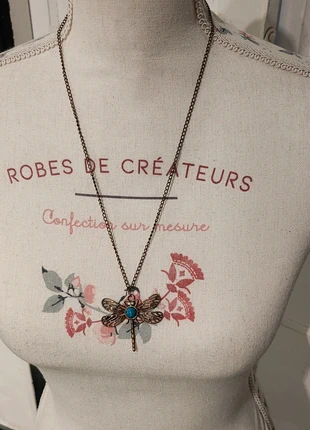 Collier pendentif libellule bronze et pierre turquoise Neuf avec étiquette, staat: Nieuw met prijskaartje, € 5,50, € 6,48 inclusief Kopersbescherming