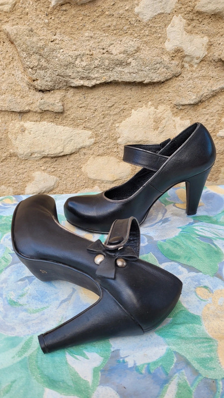 Chaussures babies noires on sale