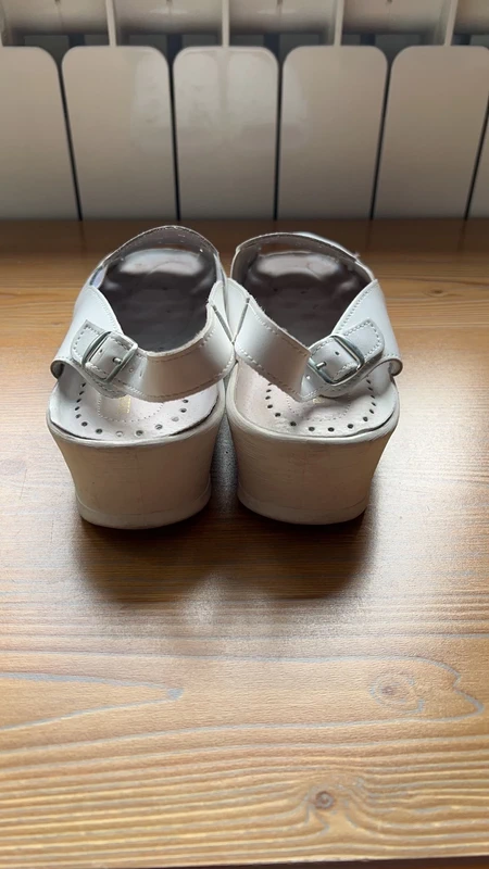 Sandales blanches - photo numéro 3