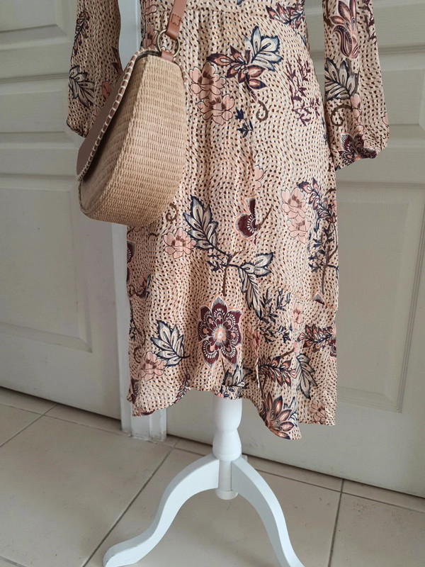 robe en voile Morgan avec fleurs et fils couleur Vinted