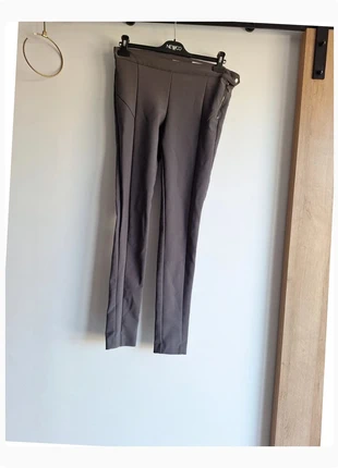 Pantalon 95 slim gris Camaïeu taille 40, marque: Camaïeu, état: Très bon état, taille: L / 40 / 12, 5,00 €, 5,95 € Protection acheteurs (Pro) incluse