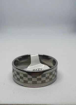 Bague acier inoxydable motif damier “Checkerboard”, état: Neuf sans étiquette, taille: 21 mm, 3,30 €, 4,17 € Protection acheteurs (Pro) incluse