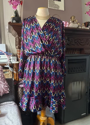 Robe Lola Liza 48 motifs géométrique, marca: LolaLiza, estado: Novo sem etiquetas, tamanho: 4XL / 48 / 20, €18.50, €20.13 inclui Proteção do Comprador