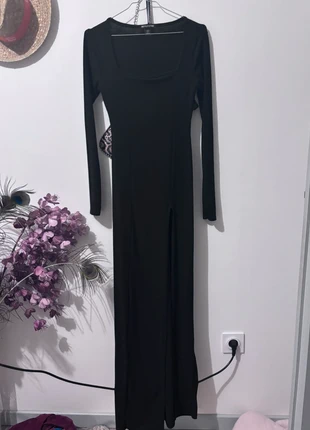 Robe longue fendue, marque: PrettyLittleThing, état: Très bon état, taille: M / 38 / 10, 10,00 €, 11,20 € Protection acheteurs incluse