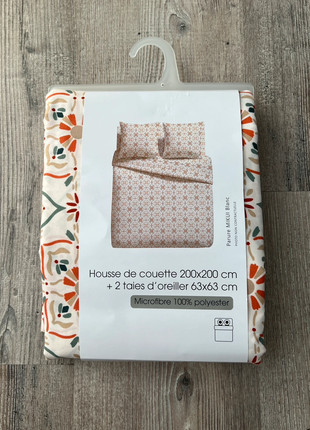 Parure de lit 200x200cm à motif neuve, marque: Douceur d'interieur, état: Neuf avec étiquette, taille: Queen Size (200 cm x 200-220 cm), 23,00 €, 24,85 € Protection acheteurs incluse