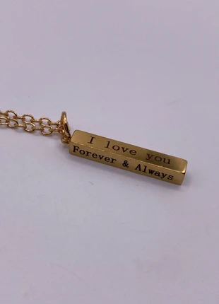 Bellissima collana in acciaio color oro con ciondolo pendente scritta d'amore love, brand: nessuno, condizioni: Nuovo senza cartellino, €4.00, €4.90 include la Protezione acquisti