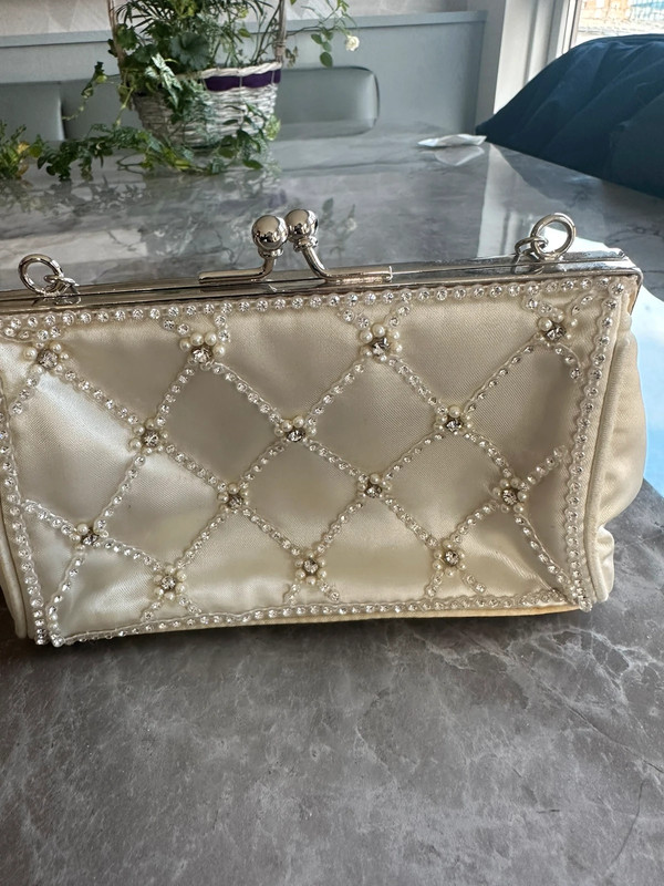 Regina Schrecker off white clutch bag Vinted