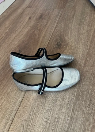 Ballerina’s Zara maat 32, merk: Zara, staat: Heel goed, maat: 32, € 8,00, € 9,10 inclusief Kopersbescherming
