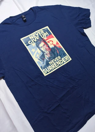 Tshirt XXL Galaxy Quest Never give up, marke: Gildan, zustand: Neu, größe: XXL, 20,00 €, 21,70 € inklusive Vinted-Käuferschutz