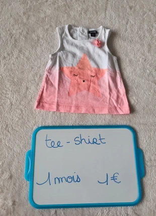 Tee-shirt fille 1mois, marque: Je ne sais plus, état: Très bon état, taille: Jusqu'à 1 mois / 50 cm, 1,00 €, 1,75 € Protection acheteurs incluse