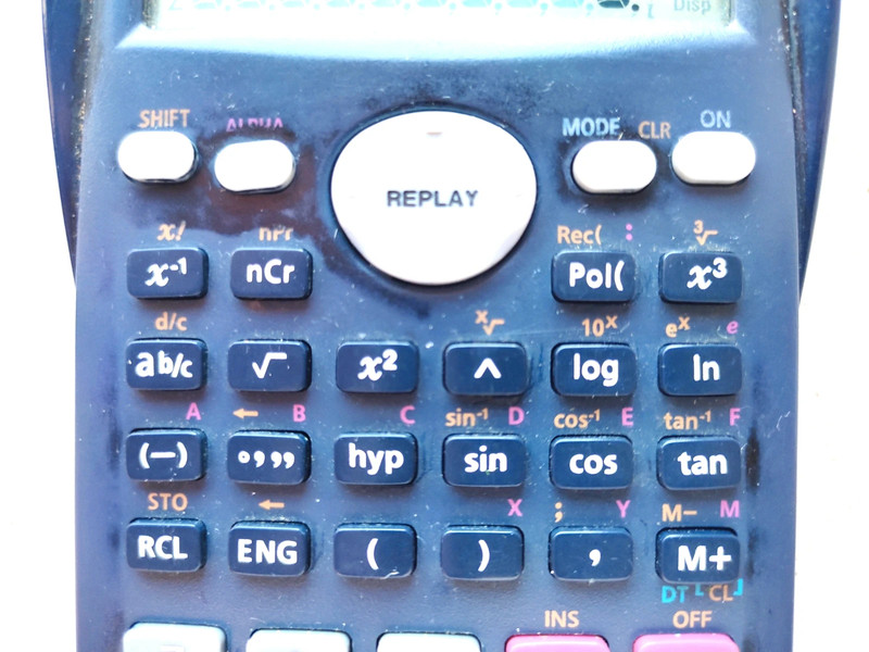 Calculadora cientifica Casio FX 82MS Vinted