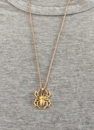 Collier doré avec pendentif araignée, chaîne et pendantif en acier inoxydable, condition: Very good, €12.00, €13.30 includes Buyer Protection