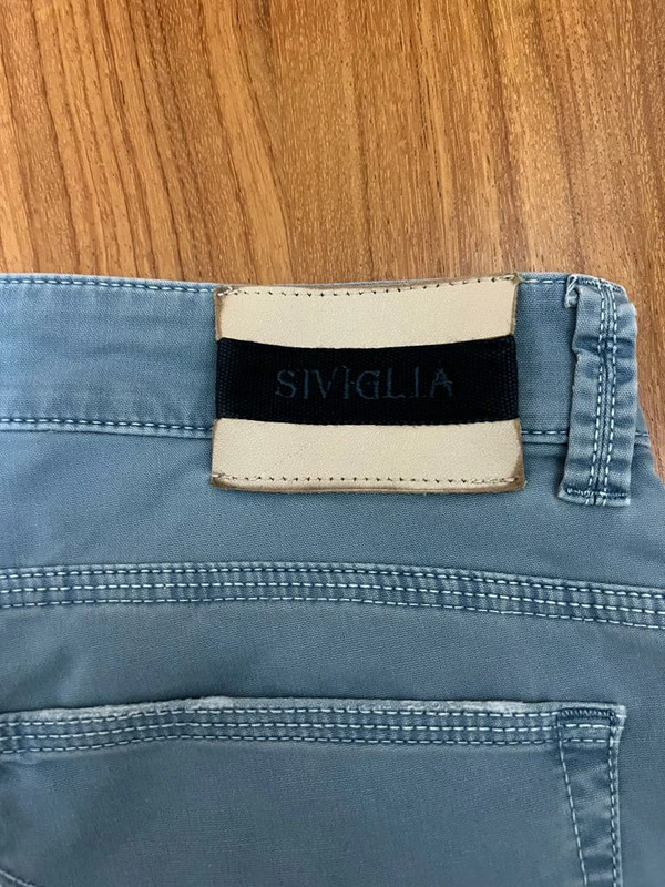 Pantaloni uomo Siviglia taglia 34 | Vinted