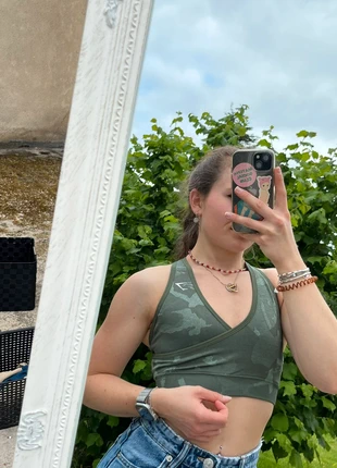 brassière gymshark kaki, marque: Gymshark, état: Très bon état, taille: XS, 10,00 €, 11,20 € Protection acheteurs incluse