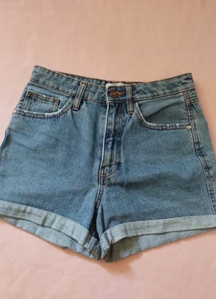Short en jean, marque: denim woman, état: Neuf sans étiquette, taille: S / 36 / 8, 8,00 €, 9,10 € Protection acheteurs incluse