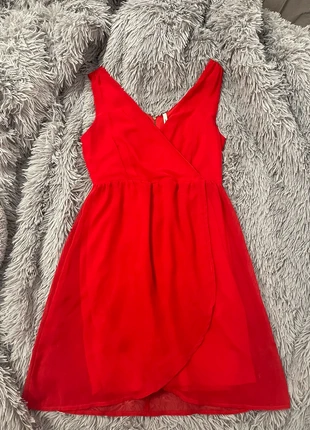 Vestido rojo Stradivarius, marque: Stradivarius, état: Neuf sans étiquette, taille: M / 38 / 10, 12,00 €, 13,30 € Protection acheteurs incluse