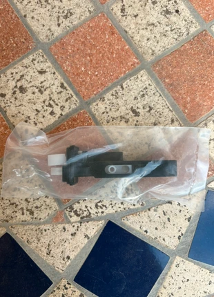 Loquet verrouillage trappe à essence Renault / DUSTER, état: Neuf sans étiquette, 20,00 €, 21,70 € Protection acheteurs incluse