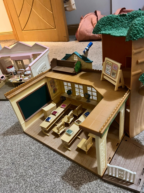 Sylvanian country discount tree school