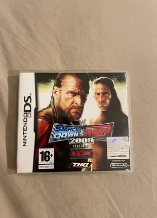 Smack down VS Raw, zustand: Sehr gut, 6,00 €, 7,00 € inklusive Vinted-Käuferschutz