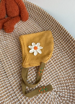 NEW Knitted bonnet with daisy | 1-3 years, brand: AKARI Kids, condition: Very good, size: 1-2 years, 19 inches, £13.00, £14.34 includes Buyer Protection Pro