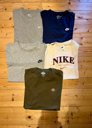 T-shirt Nike et Dickies taille XS/S/M, marque: Nike, état: Très bon état, taille: XS, 13,00 €, 14,35 € Protection acheteurs incluse