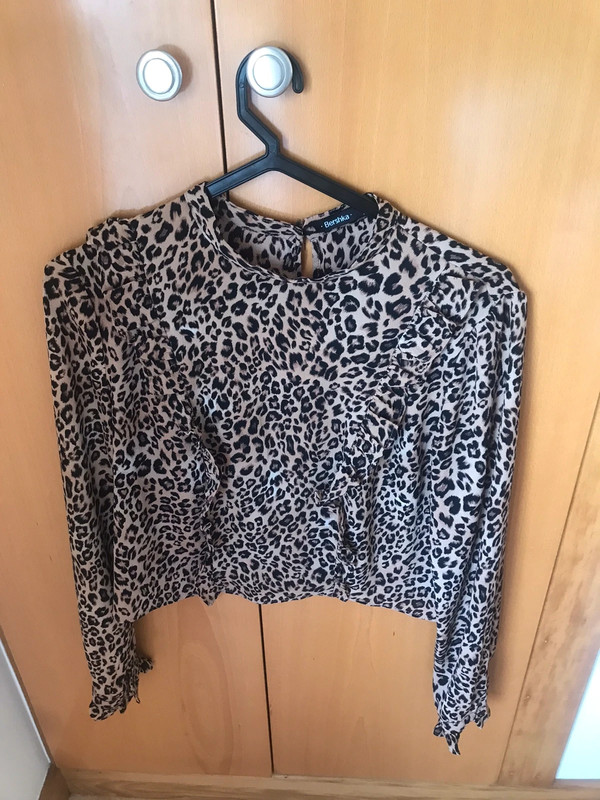Blusa Bershka mM Vinted