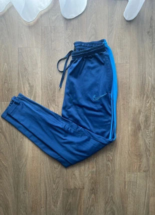 jogging nike bleu, marca: Nike, estado: Muito bom, tamanho: S, €8.00, €9.10 inclui Proteção do Comprador