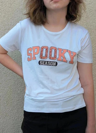 T-shirt blanc imprimé "Spooky Season" Halloween – Taille M/L, Femme, Ado, merk: Alternative, staat: Heel goed, maat: M / 38 / 10, € 8,00, € 9,10 inclusief Kopersbescherming