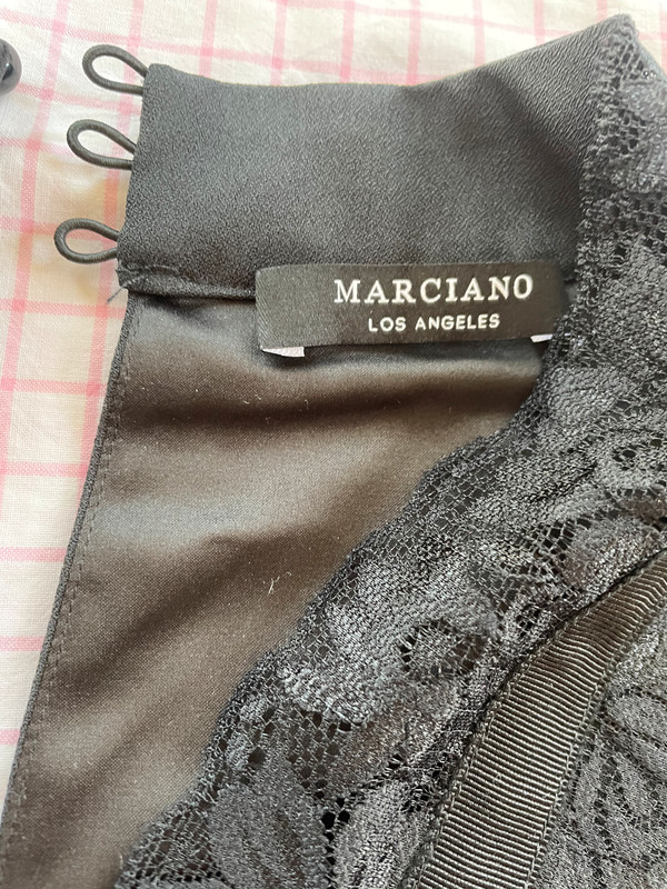 Robe guess by marciano los 2024 angeles